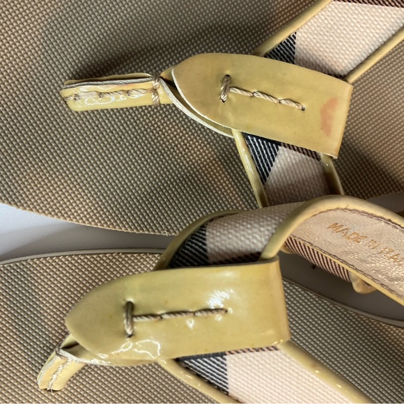 Burberry CHECK FLIP FLOP SANDALS SZ 41 - Picture 8 of 8